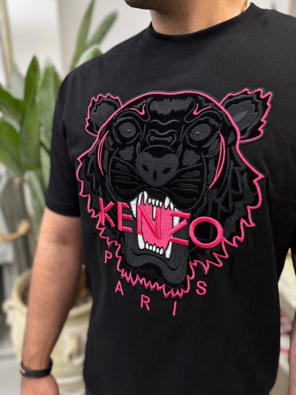 تیشرت یقه گرد KENZO پارچه نخ گلدوزی تراکم بالا  بسیار با کیفیت کپ اسلیم مناسب استایل های اسپرت
